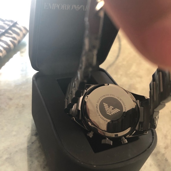 Emporio Armani NWOT Watch. - Picture 4 of 6